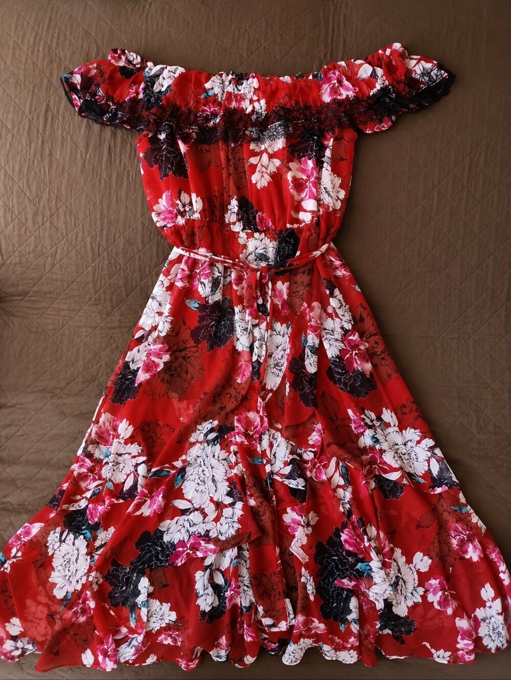 Jennifer Lopez Red Floral Off-Shoulder Maxi Dress. Women's Size 2X.